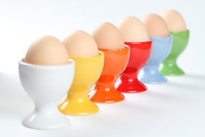 Bunte Eierbecher